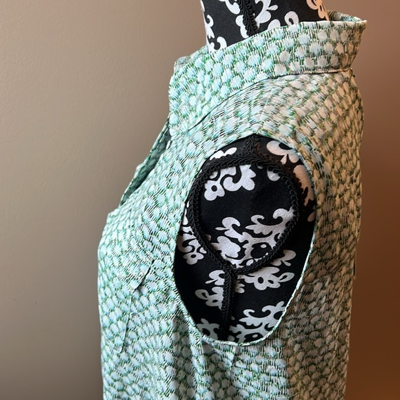 Cabi Shimmer Top (style 5910) - Picture 7 of 14